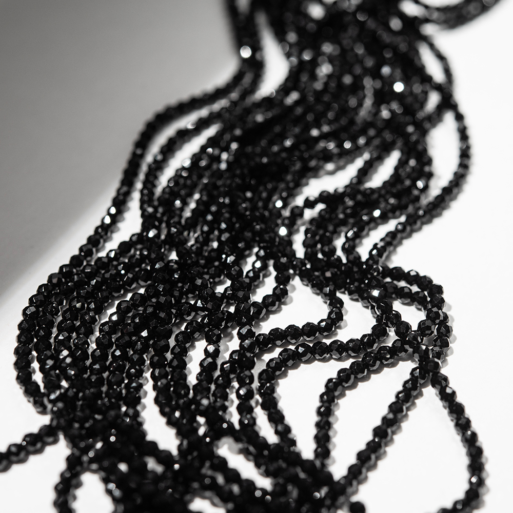 Черная шпинель синтетическая, 3мм, шар, микроогранка