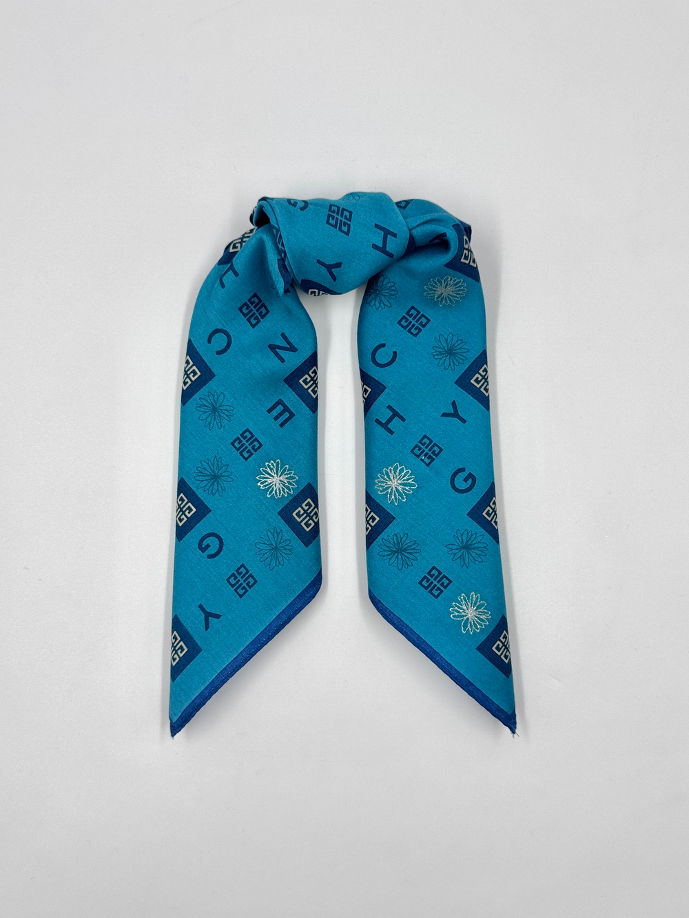 Платок голубой Givenchy