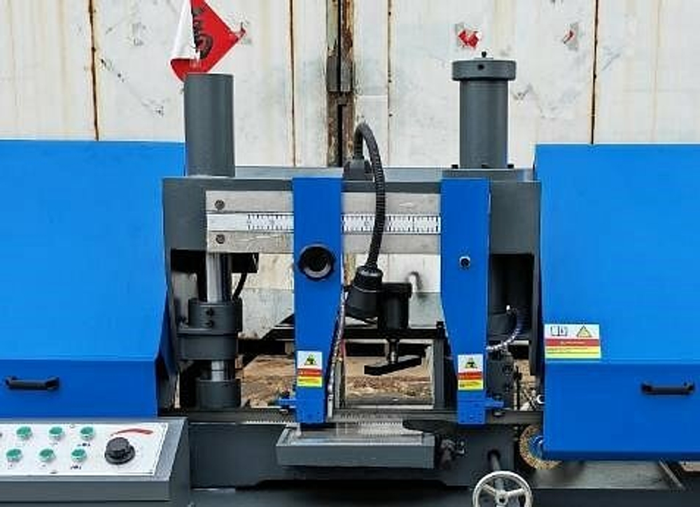 Ленточнопильный станок для резки металла под углом 90° MetalTec MBS 330/50 CH