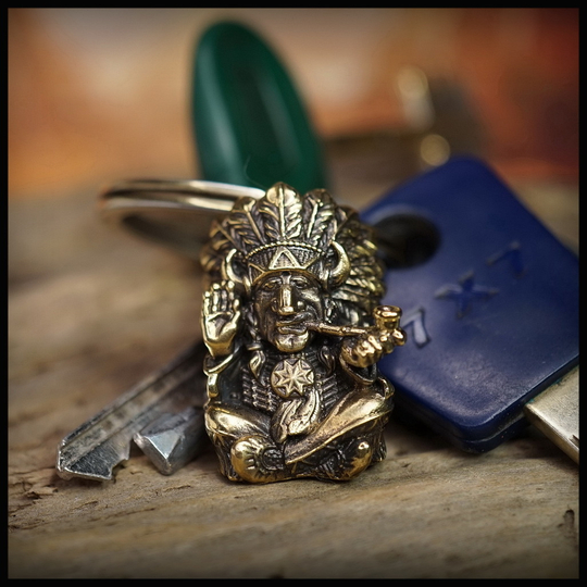 Брелок "Сидящий бык" для ключей , сумок и рюкзаков , латунь