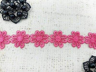 Кружево плетеное, ш. 2,2-2,5 см.