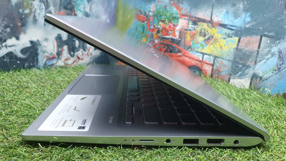 Ноутбук ASUS i3-8/4Gb/FHD