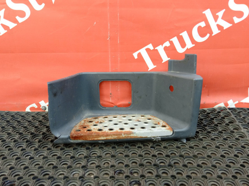 Корпус подножки правый