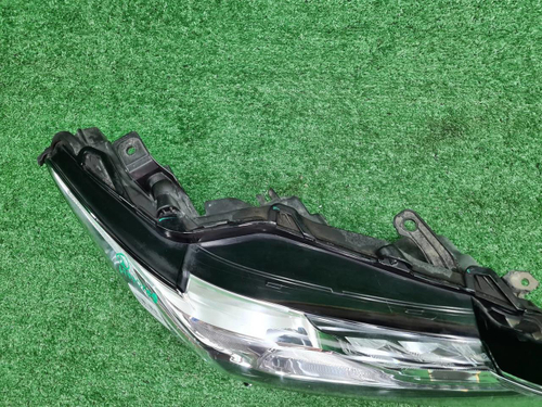Фара правая Toyota Camry xv70 (2020-н.в.) LED