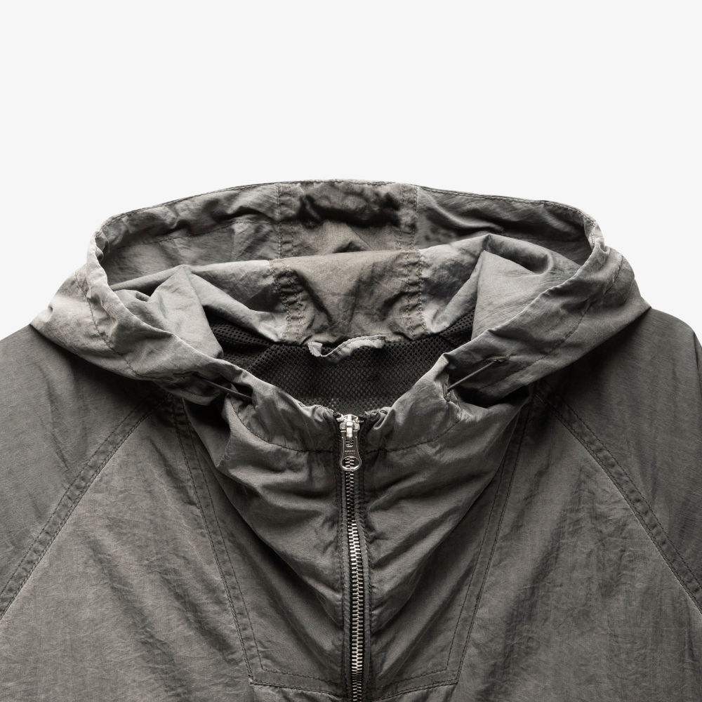 NLN_GMD_JCKT Metal Effect Grey