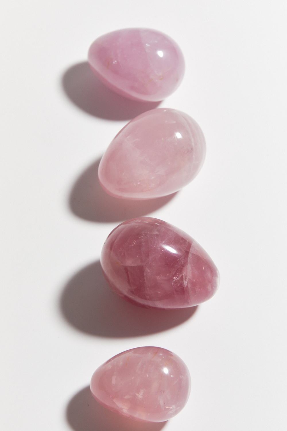 Яйцо из розового кварца S
