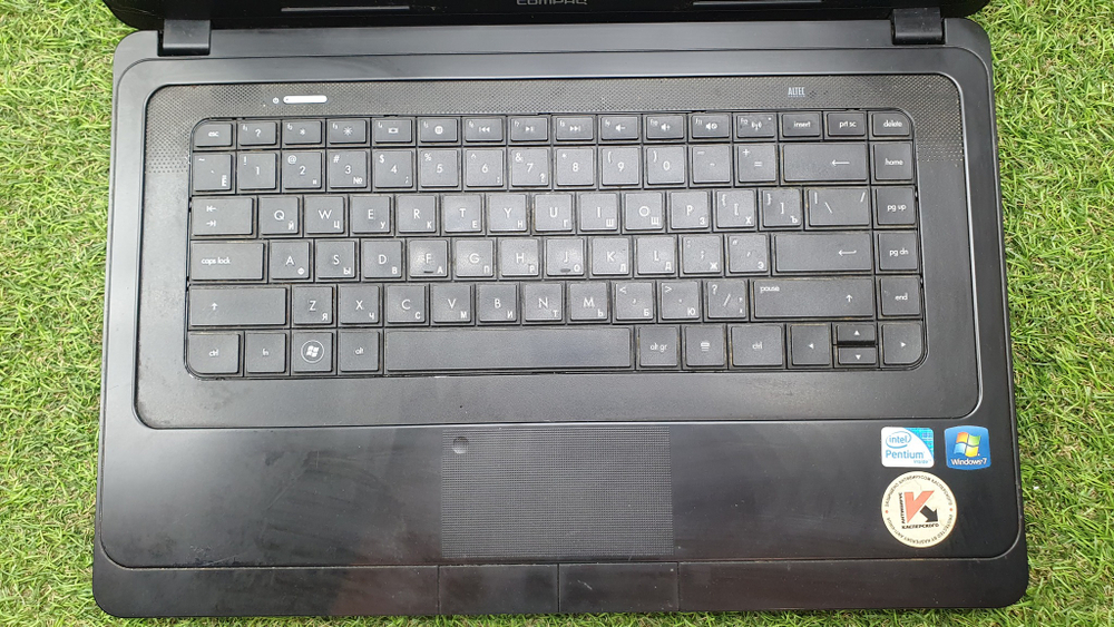 Ноутбук HP  Pentium/4 Gb