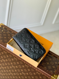 Louis Vuitton Zippy Wallet