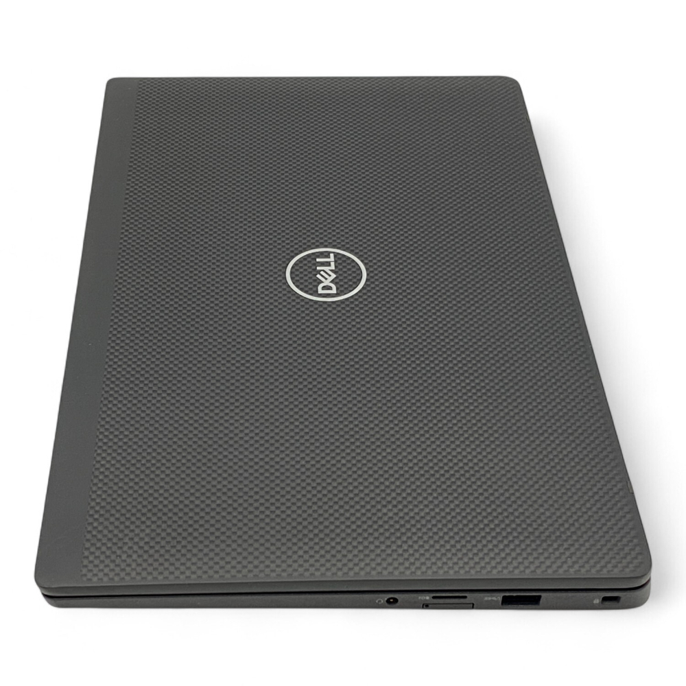 Latitude 7400