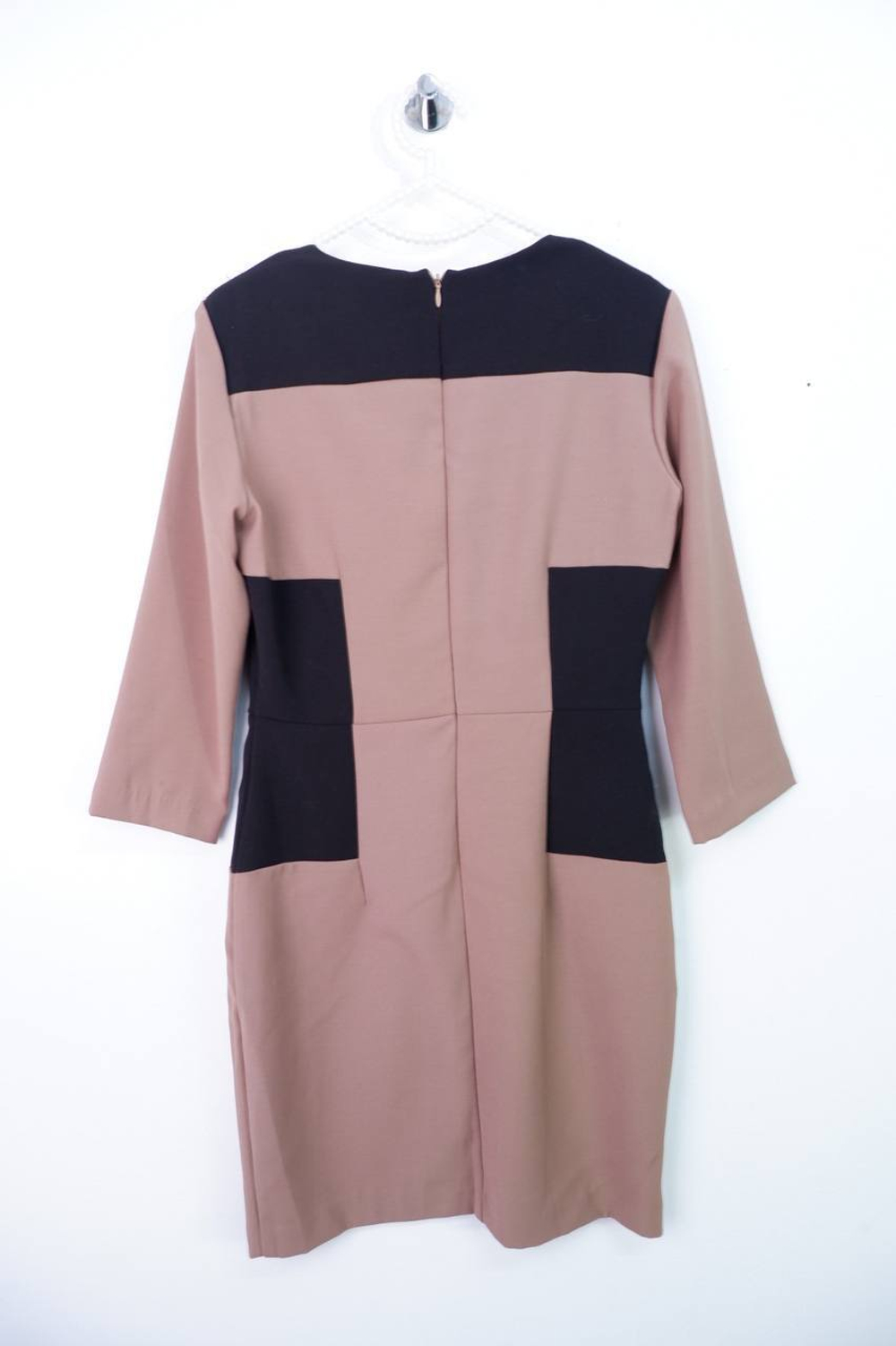 Платье Incity для офисных будней, визуально 44 размер