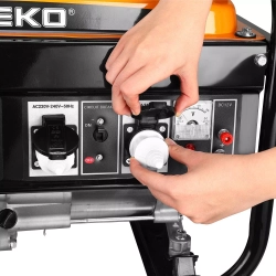 Бензиновый генератор Deko DKEG210, 3,2 кВт 065-1085