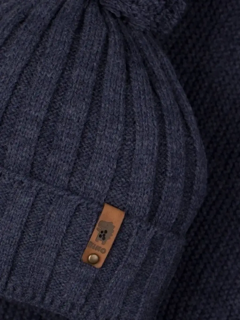 Шапка для мальчика со снудом осенняя