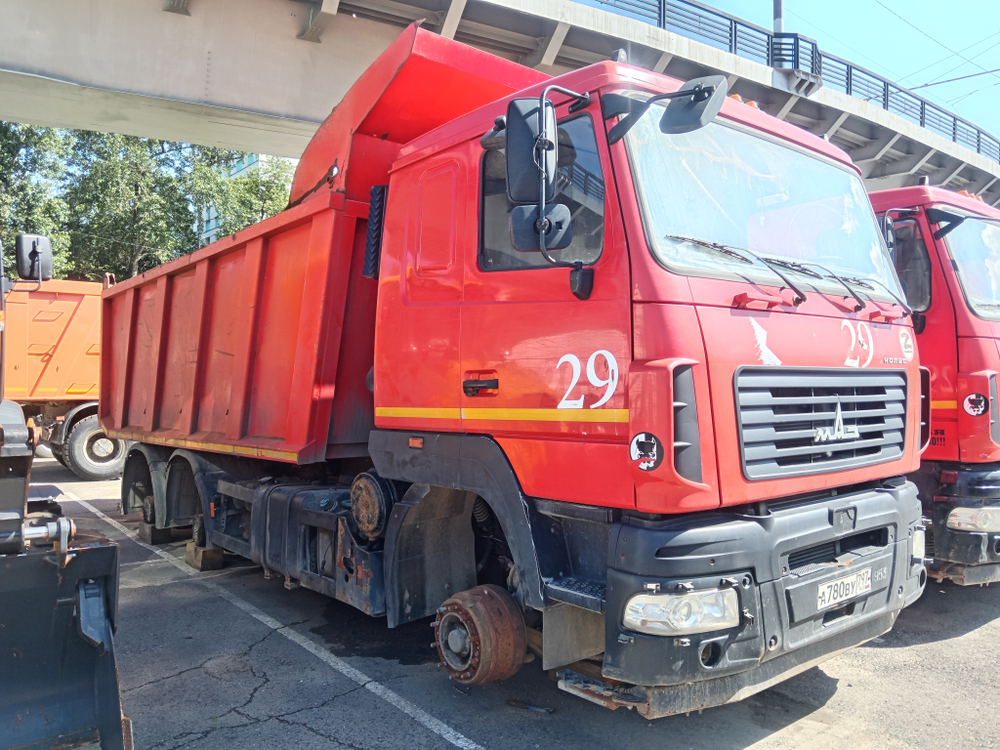 МАЗ 6501* 6x4 Самосвал 650128-8520-000 (Дизельный, 11,6 л, 423 л.с., МТ)