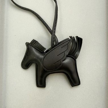 Подвес на сумку B-10