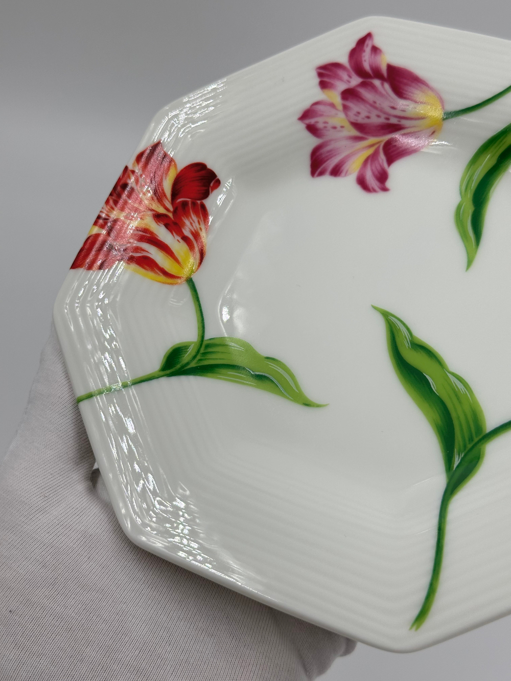 Тарелка с цветами Kenzo by Aito