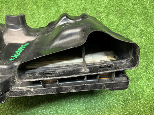 Корпус воздушного фильтра Mercedes C w205 (14-23)