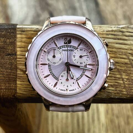 Часы Swarovski