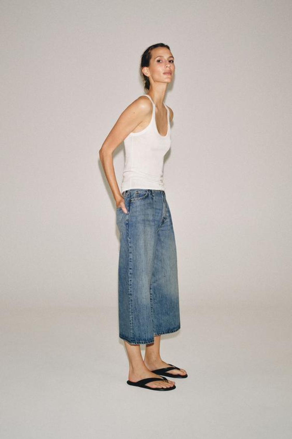 ZARA ДЖИНСОВЫЕ ШОРТЫ СО СРЕДНЕЙ ПОСАДКОЙ — ZW COLLECTION, СИНИЙ