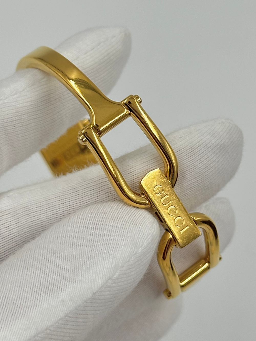 Часы GUCCI 1500 L