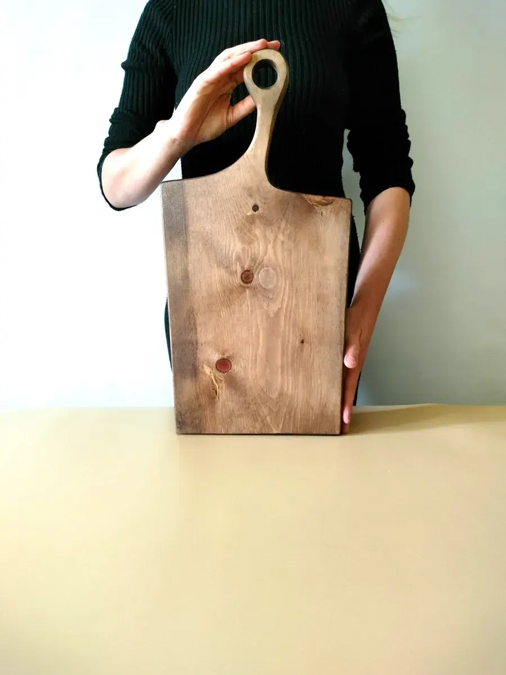 Разделочная сервировочная деревянная доска из кедра