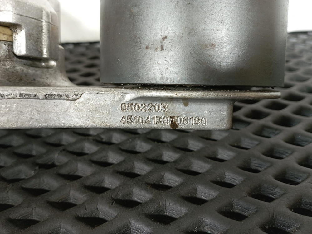 Ролик-натяжитель 2022г.