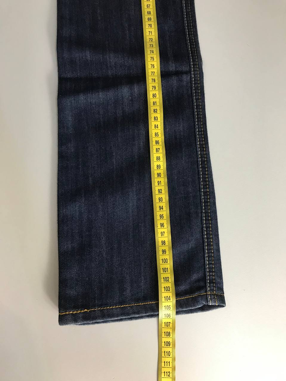 Джинсы темного оттенка, маркировка 29, визуально на 44/46 размер