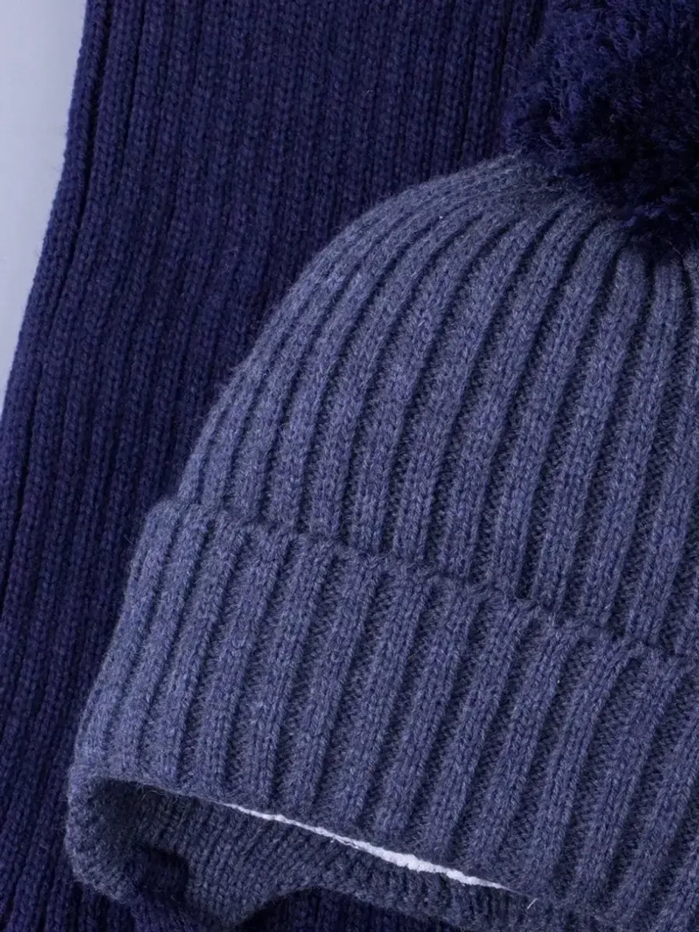 Шапка детская осенняя вязаная и снуд