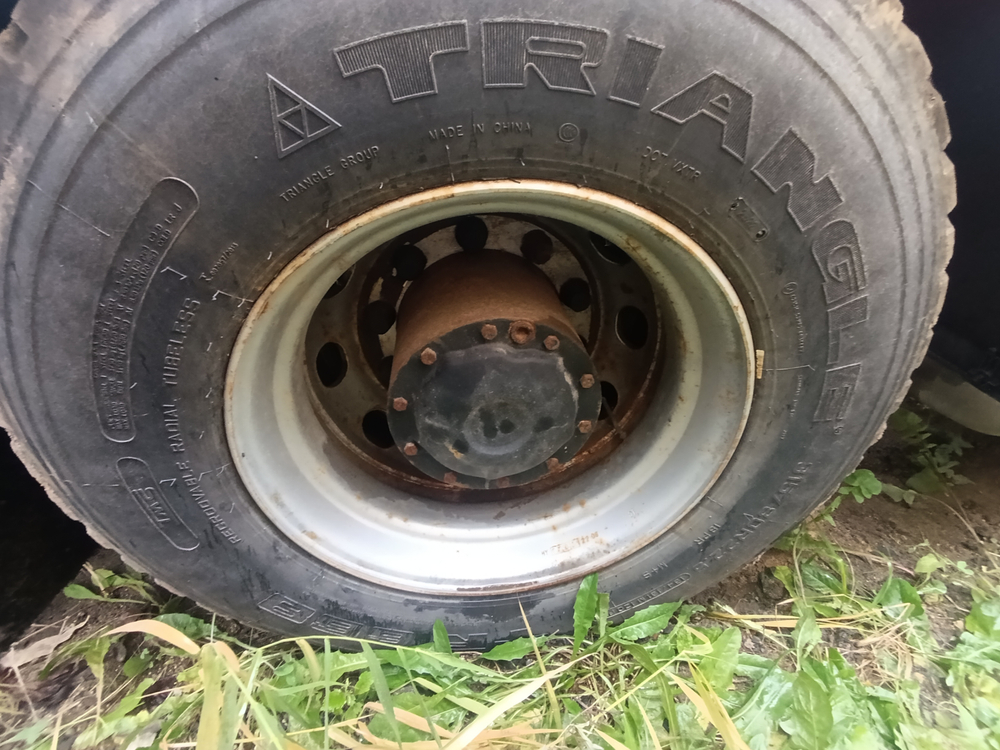 Shacman (Shaanxi) SX* 6x4 Седельный тягач SX42584V324 (Дизельный, 11,6 л, 423 л.с., МТ)