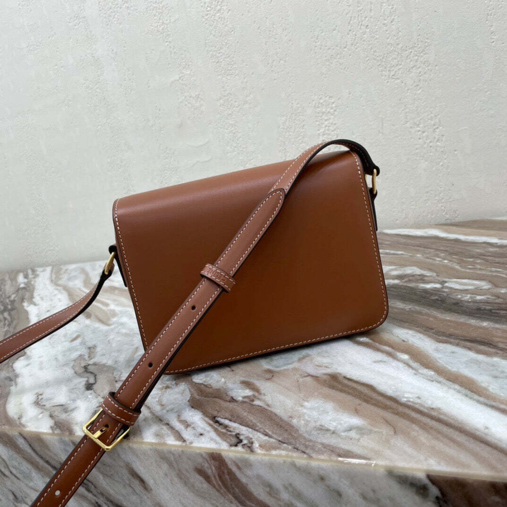 Celine Triomphe 18 cm