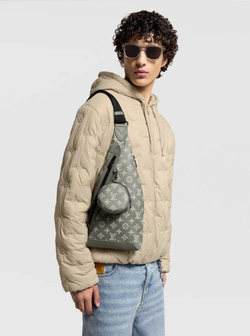 Сумка-слинг Louis Vuitton