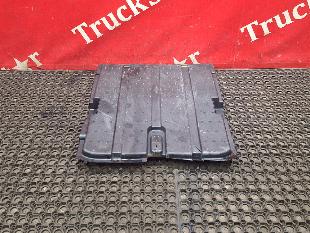 Крышка ящика АКБ