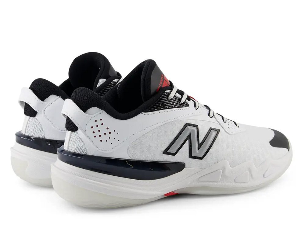 Баскетбольные кроссовки New Balance Hesi Low v2 White Shoes