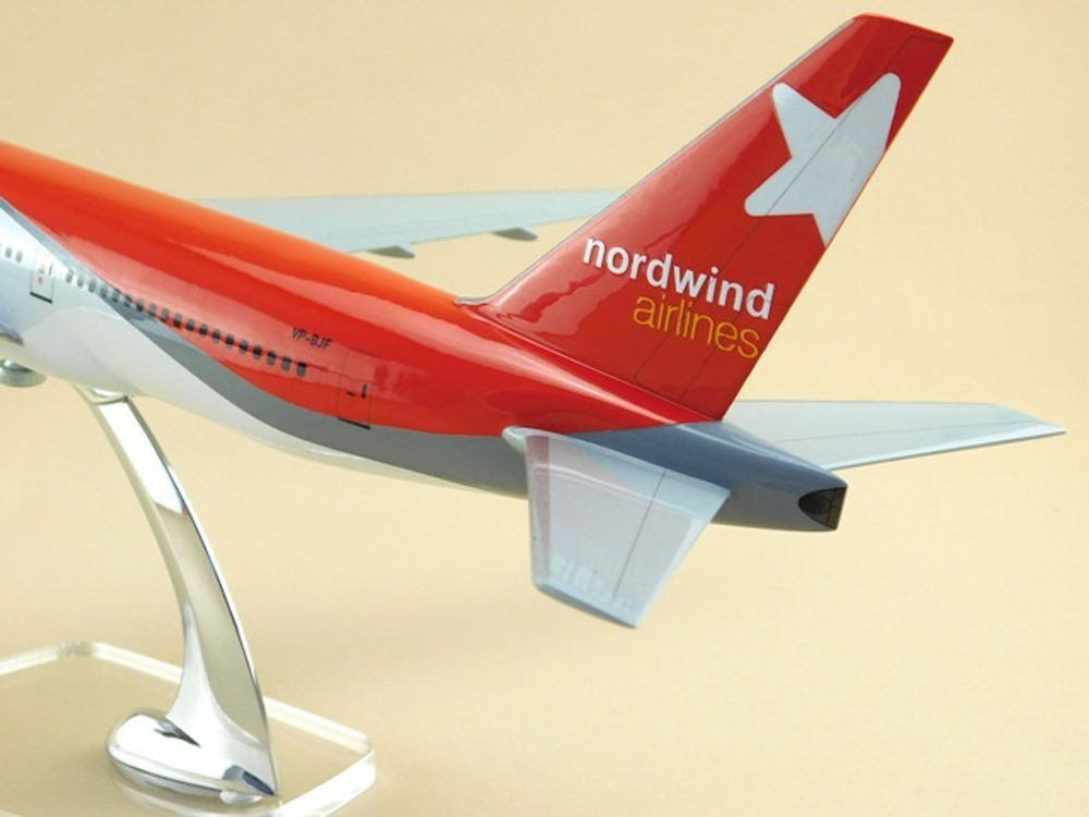Модель самолета Boeing 777-200 (М1:144, Nordwind)
