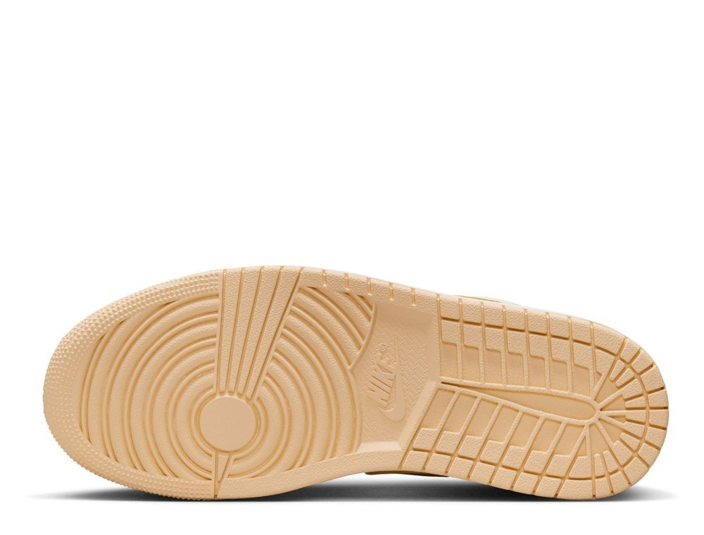 Баскетбольные кроссовки  Air Jordan 1 Low Bezowe