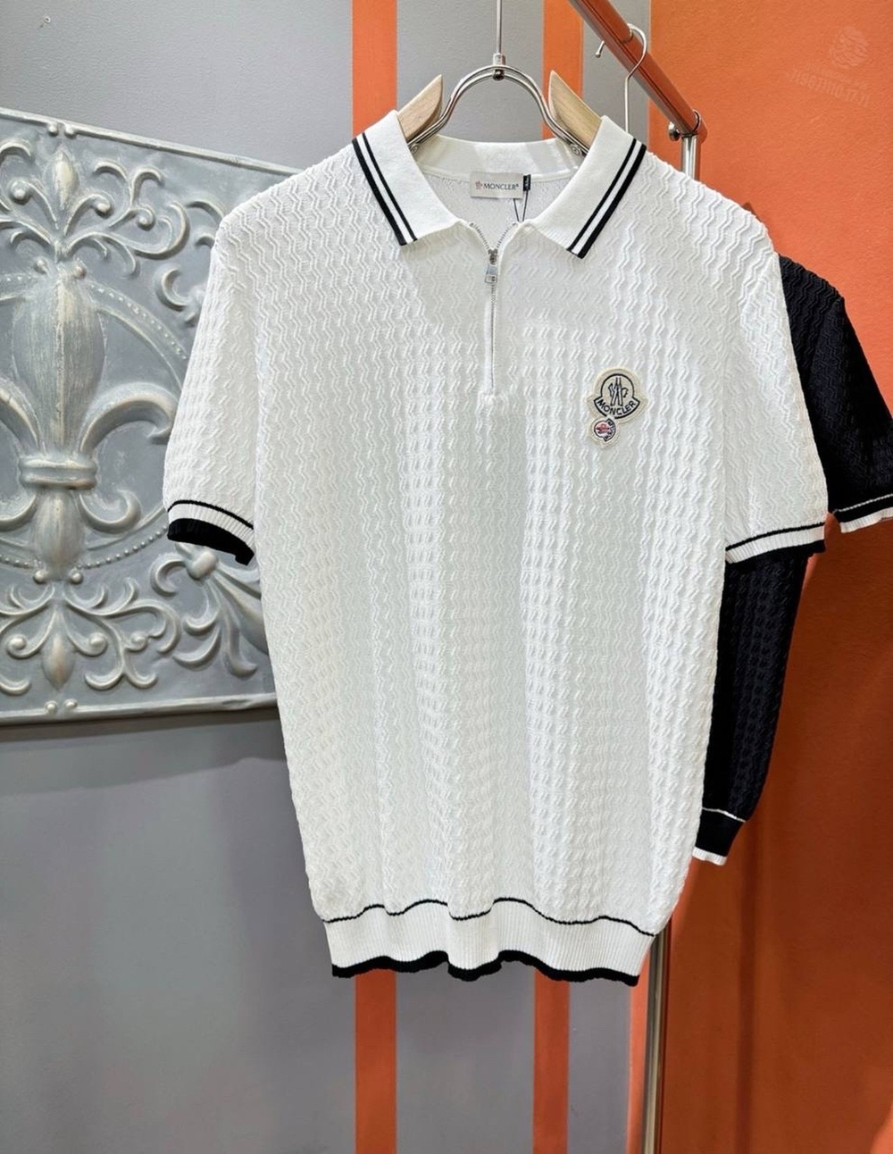 Поло Moncler