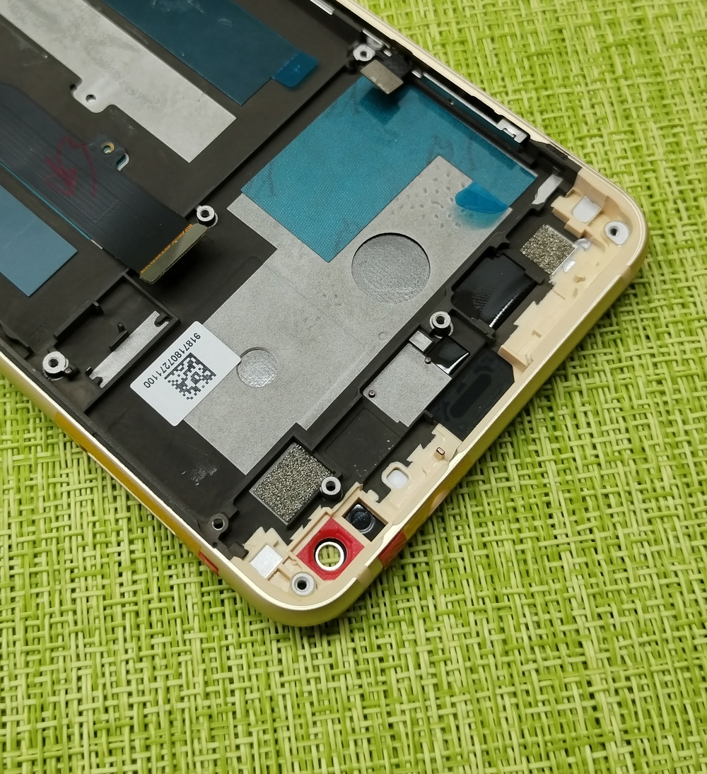 ZTE Blade V9 Дисплейный модуль с тачскрином)+ шлейф кнопок громкости и включения (в рамке) (ORIG-SP)