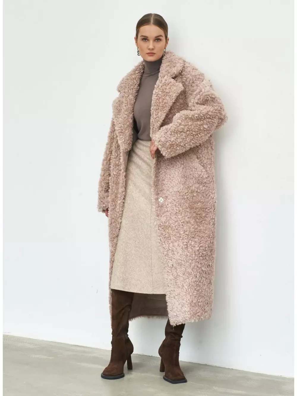 Шуба чебурашка длинная из овечьей шерсти, SilverFox (арт.S1072rm09bz)