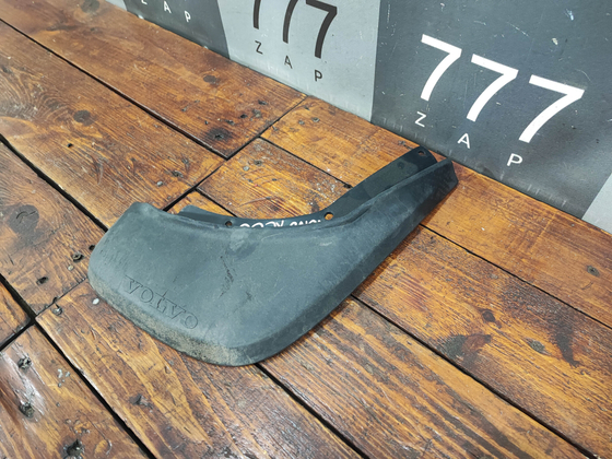 Брызговик задний правый Volvo XC60 1 13-17 Б/У Оригинал 31359689