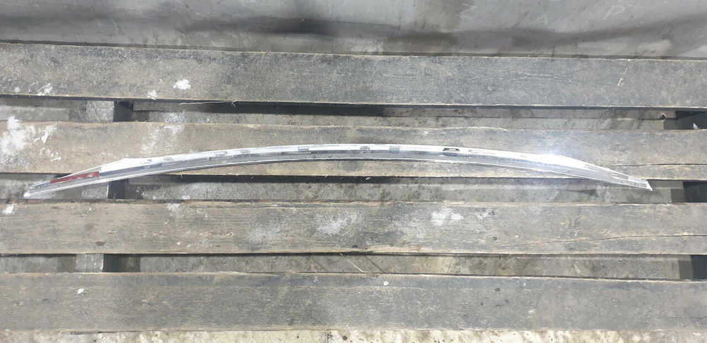 Молдинг крышки багажника Mercedes E-Class (W213) 16-21 Б/У Оригинал A2137570000