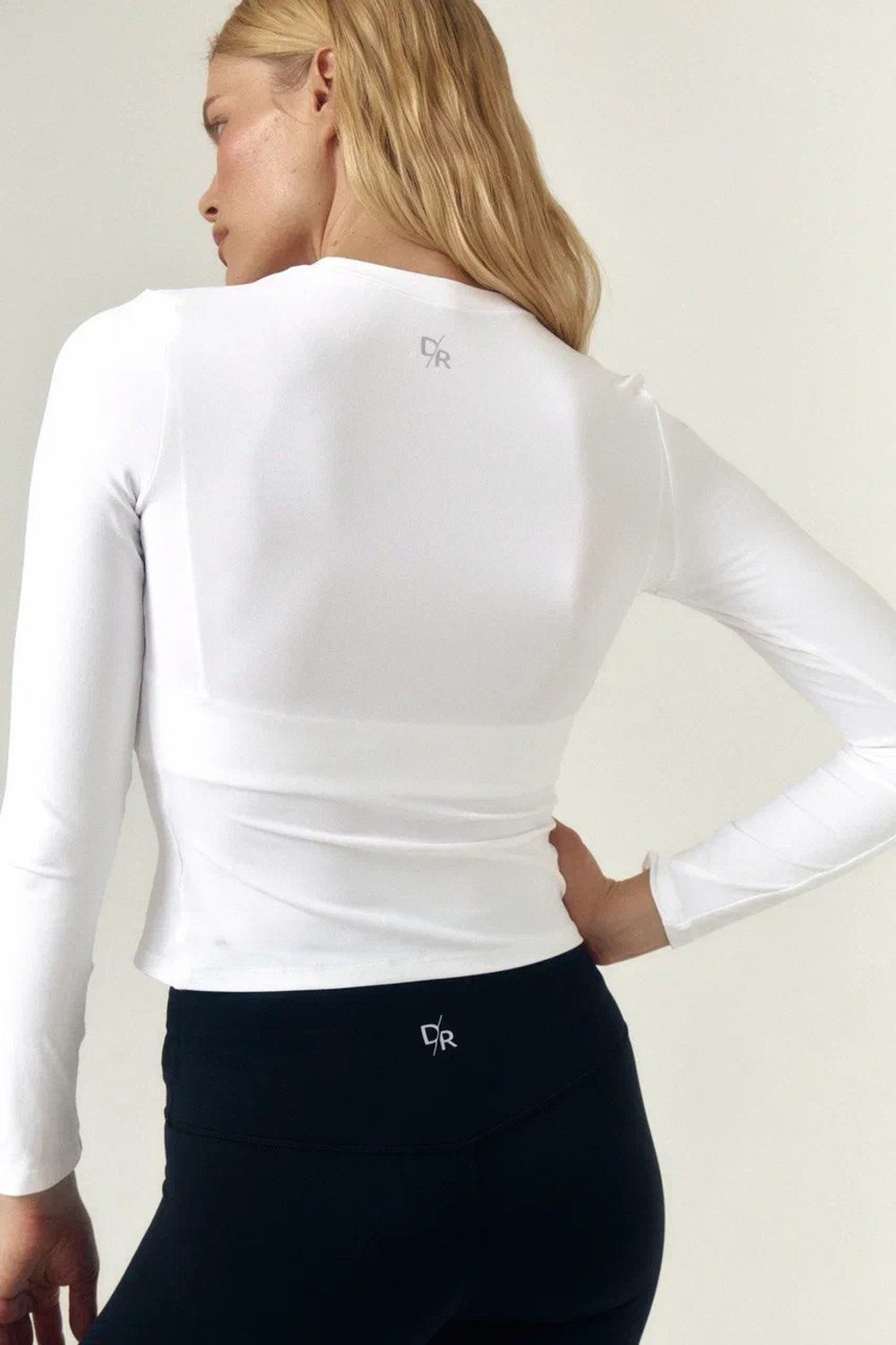 Лонгслив Simple Longsleeve in White