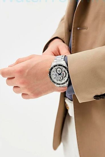 Наручные часы Casio EFV-550D-7A