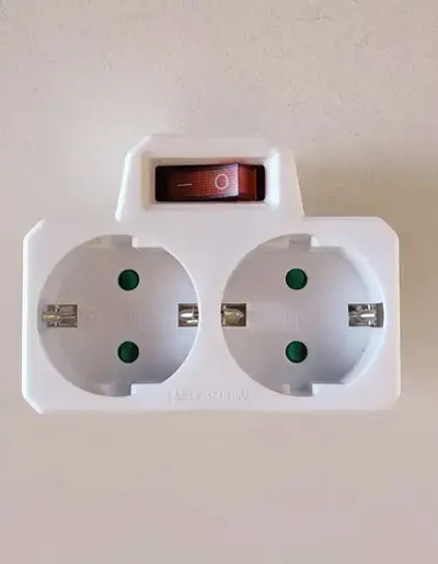 Двойник с кнопкой, выключателем. 2 евророзетки.