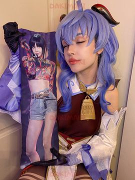 Мини дакимакура Лиса из Блэкпинк, Blackpink арт. M1109, 60х20 см