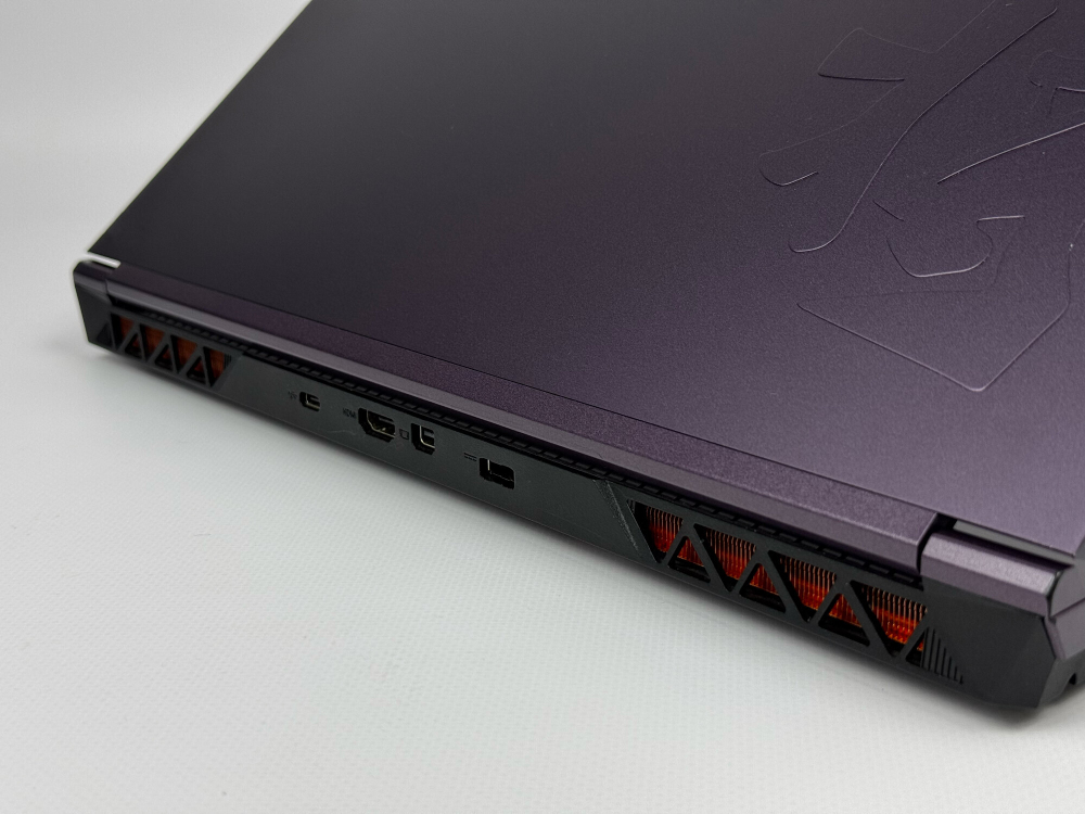 Игровой ноутбук Colorful Intel Core i7-13700HX / RTX 4070 8GB / 16GB / 512GB / 2.5K / 165Hz / Win11 RU / Русско-Английская клавиатура