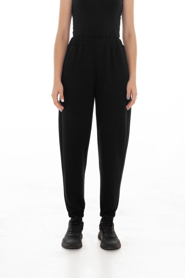 Брюки трикотажные джогеры