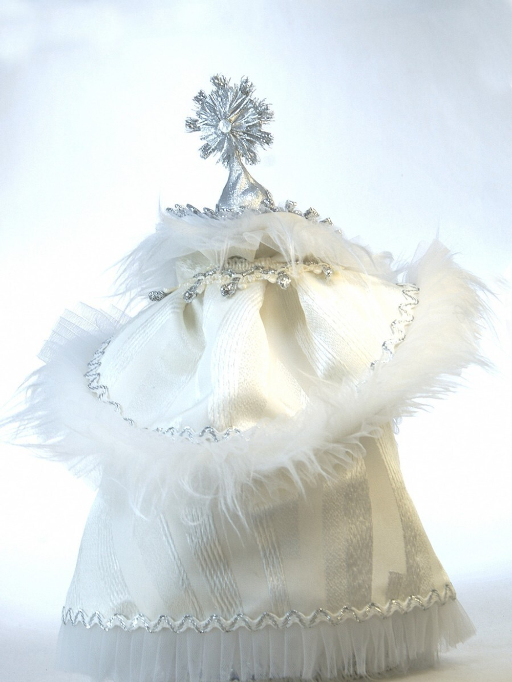 Кукла сказочная фарфоровая Снежная королева Х. К. Андерсена