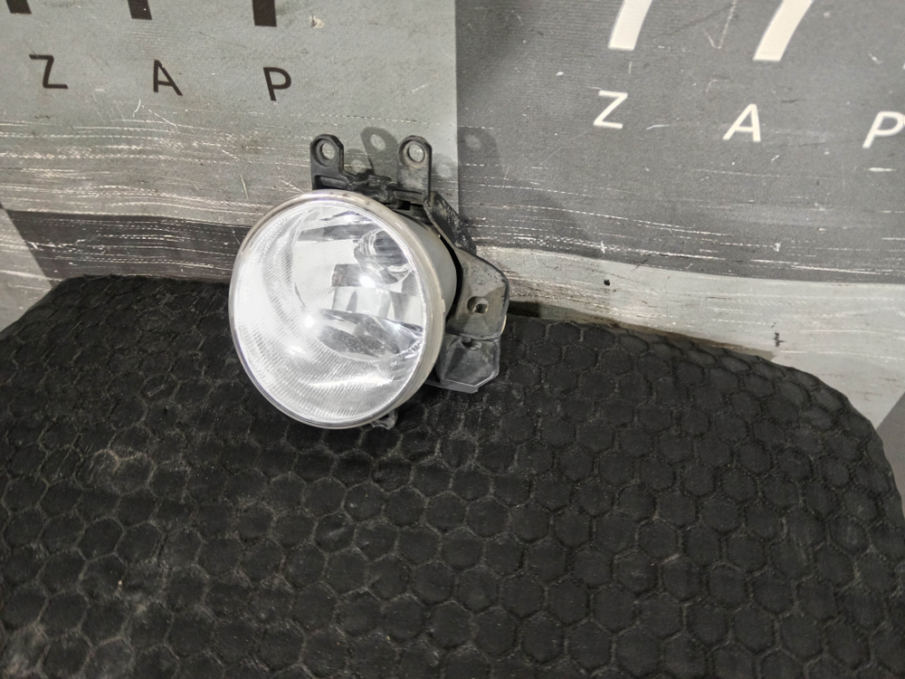 ПТФ передняя левая Toyota RAV4 IV (XA40) 15-19 Б/У Оригинал 8122047010