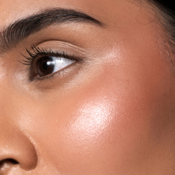 ZOEVA Velvet Love Liquid Highlighting Blush - Румяна в жидкой форме с эффектом осветления оттенок Peach Nectar, 13 ml