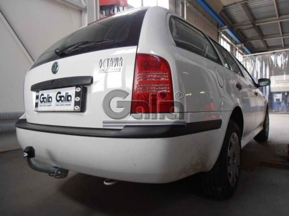 Фаркоп оцинкованный Galia S087A для Skoda Octavia седан, купе, универсал, Volkswagen Golf IV универсал 1997-2005(паспорт и сертификат в комплекте)(без электрики)