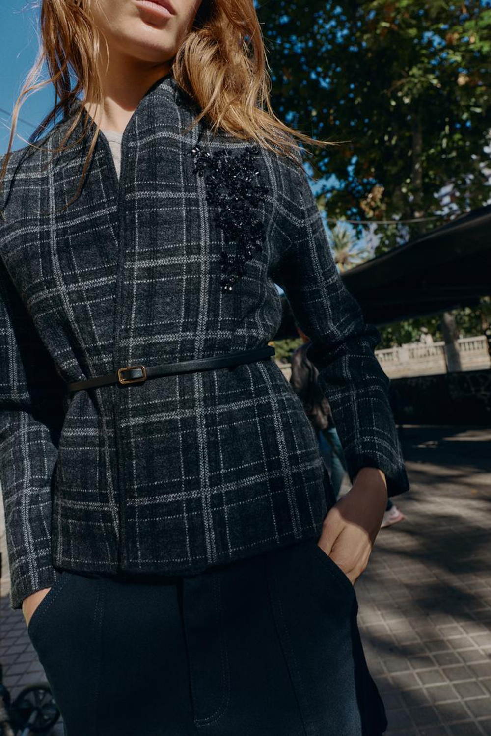 ZARA ТРИКОТАЖНЫЙ КАРДИГАН В КЛЕТКУ С ПОЯСОМ, СЕРЫЙ